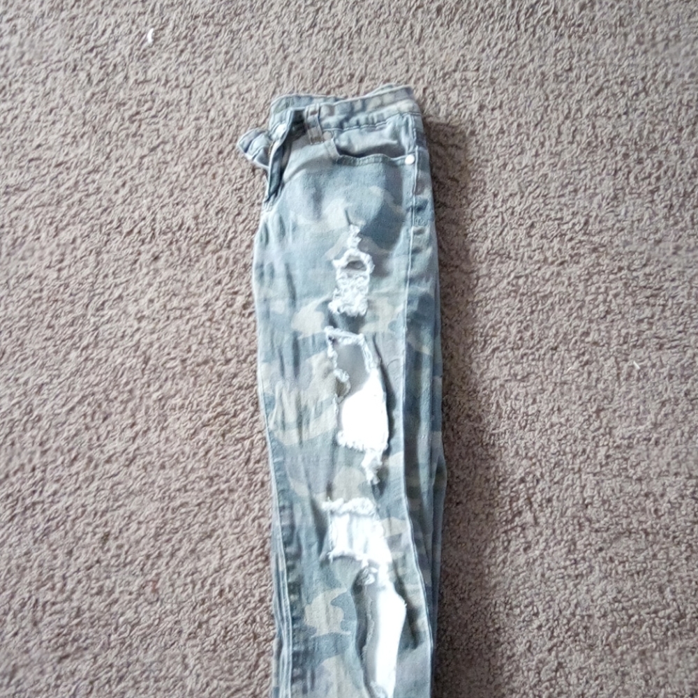 Camo skinny jeans